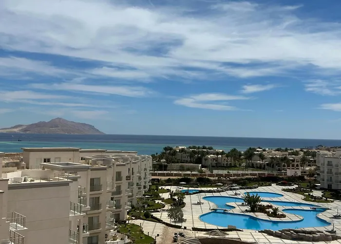 Apartman Sunny Penthouse Free Beach, Pools, And Privat Roof