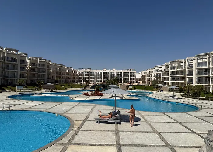 Sunny Penthouse Free Beach, Pools, And Privat Roof