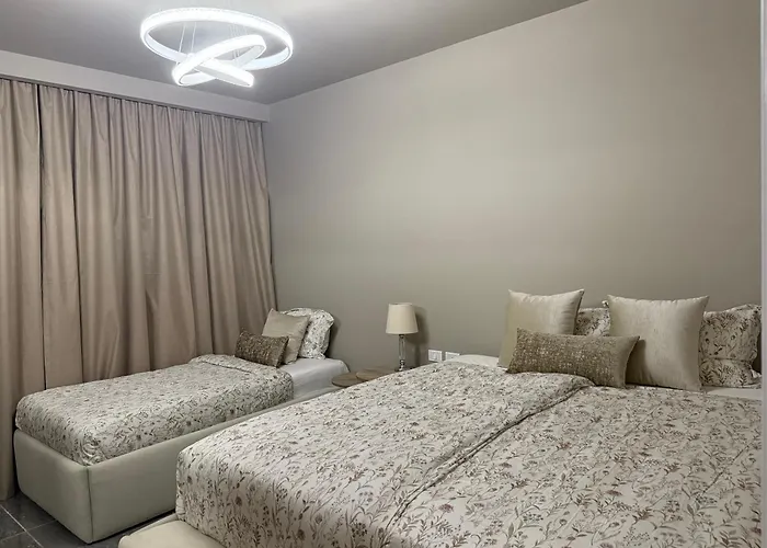 Apartman Sunny Penthouse Free Beach, Pools, And Privat Roof *