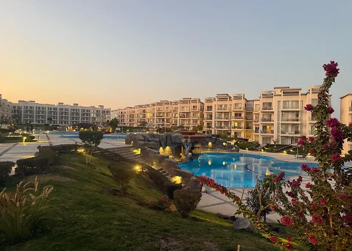Sunny Penthouse Free Beach, Pools, And Privat Roof *