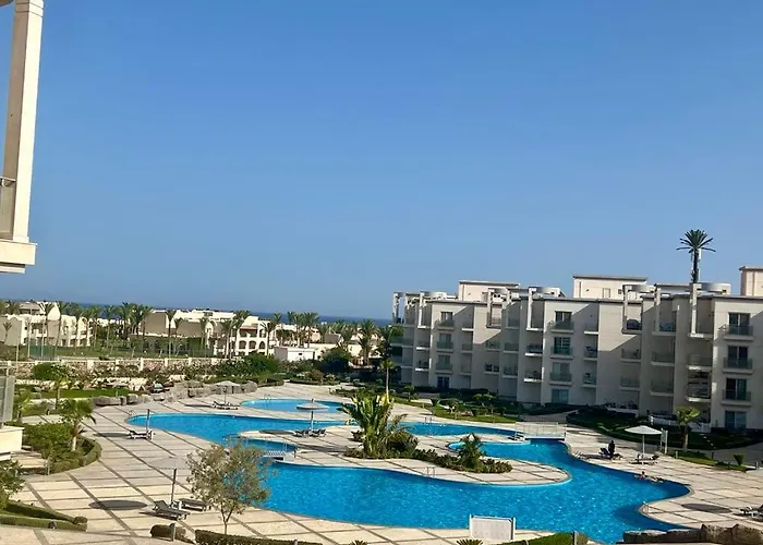 Sunny Penthouse Free Beach, Pools, And Privat Roof