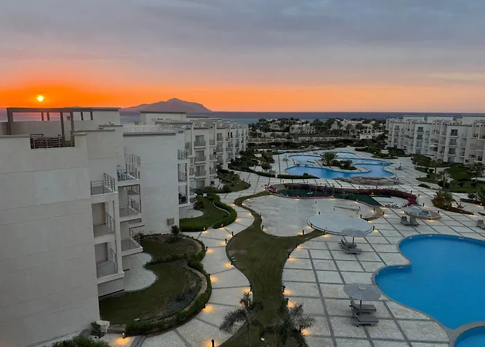Sunny Penthouse Free Beach, Pools, And Privat Roof Sharm-el-Sheikh