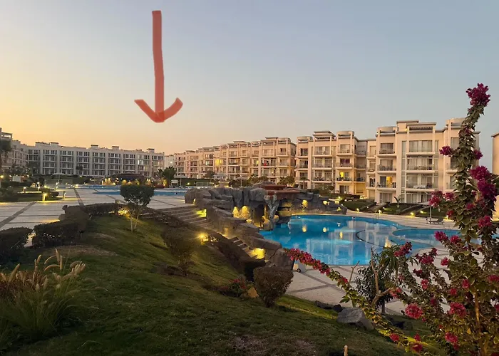 Sunny Penthouse Free Beach, Pools, And Privat Roof *