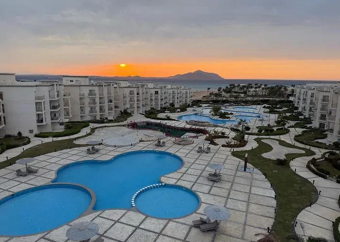 Sunny Penthouse Free Beach, Pools, And Privat Roof Appartement