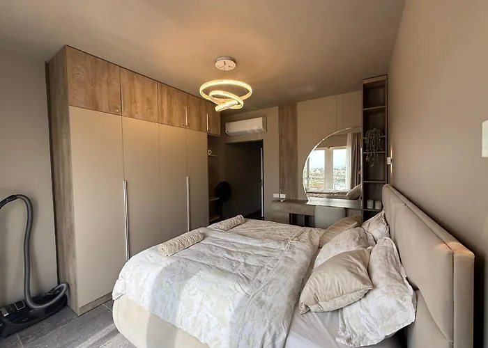 Sunny Penthouse Free Beach, Pools, And Privat Roof Appartement *